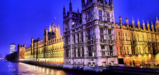 5813056420 f6b7201fe7 z 520x245 UK parliament to provide 650 iPads to MPs, costing $420,000