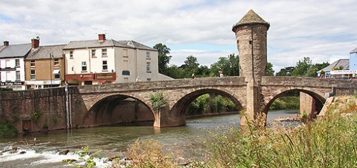 monnowbridge660 520x245 Monmouthpedia: The Worlds first Wikipedia town, is set to go live