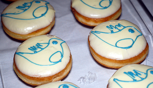 twittercakes Twitter UK marks its first anniversary by reaching 10m active users, 80% of them mobile